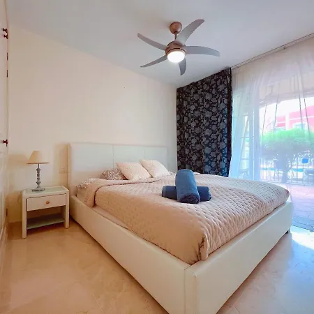 Daire Townhouse In Peaceful Mar, Heated Pool, Parking! Pm6