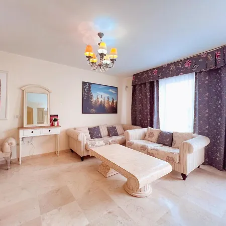 Townhouse In Peaceful Mar, Heated Pool, Parking! Pm6