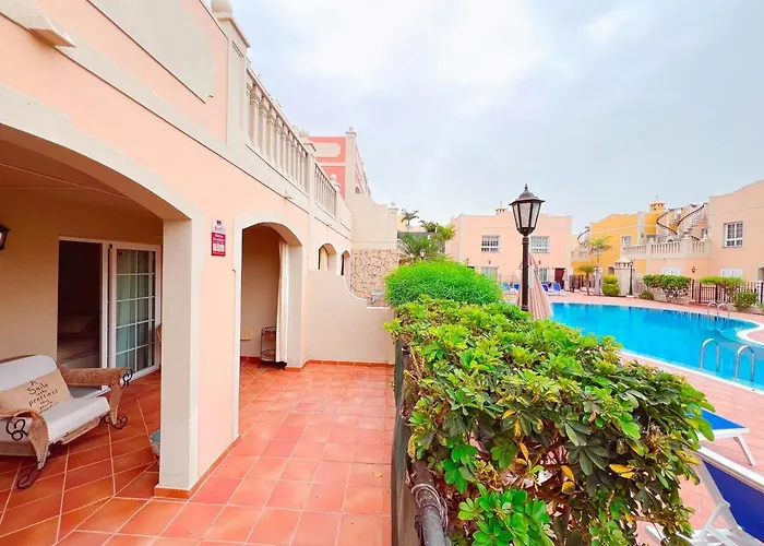 Townhouse In Peaceful Mar, Heated Pool, Parking! Pm6