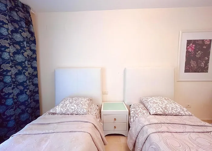 Townhouse In Peaceful Mar, Heated Pool, Parking! Pm6 *