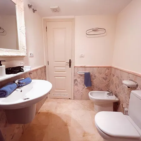 Townhouse In Peaceful Mar, Heated Pool, Parking! Pm6 팔름-마르