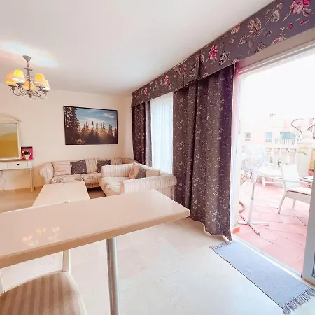 Townhouse In Peaceful Mar, Heated Pool, Parking! Pm6 아파트 팔름-마르