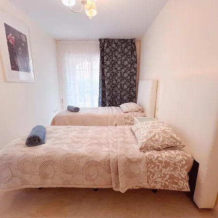 아파트 Townhouse In Peaceful Mar, Heated Pool, Parking! Pm6