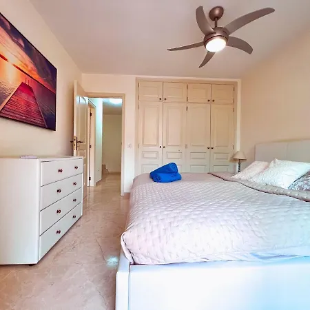 Townhouse In Peaceful Mar, Heated Pool, Parking! Pm6 아파트 팔름-마르