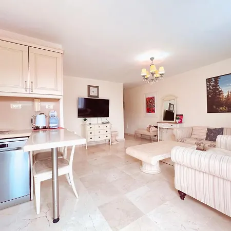 Townhouse In Peaceful Mar, Heated Pool, Parking! Pm6 팔름-마르